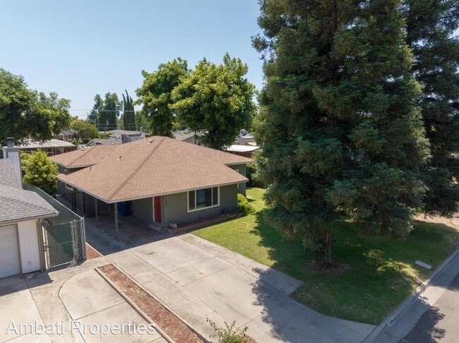Building Photo - 3 br, 2.5 bath House - 1136 E. Griffith Way