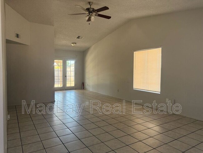 Foto del edificio - 5430 N 73rd Dr