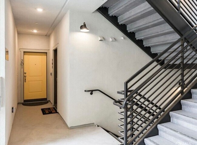 Foto del edificio - 2 Bedroom 2 Full Bath Condo with Stunning Views and Energy Savings