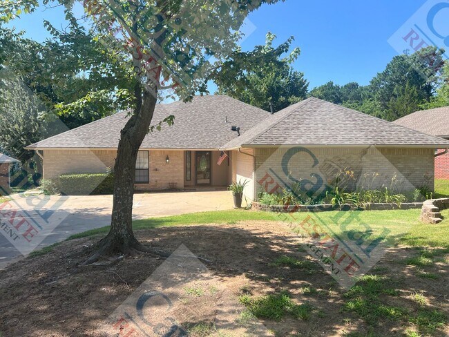 Photo - Spacious 4 Bedroom House