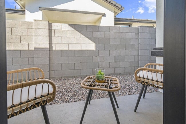 Foto del edificio - 6612 W Paradise Ln