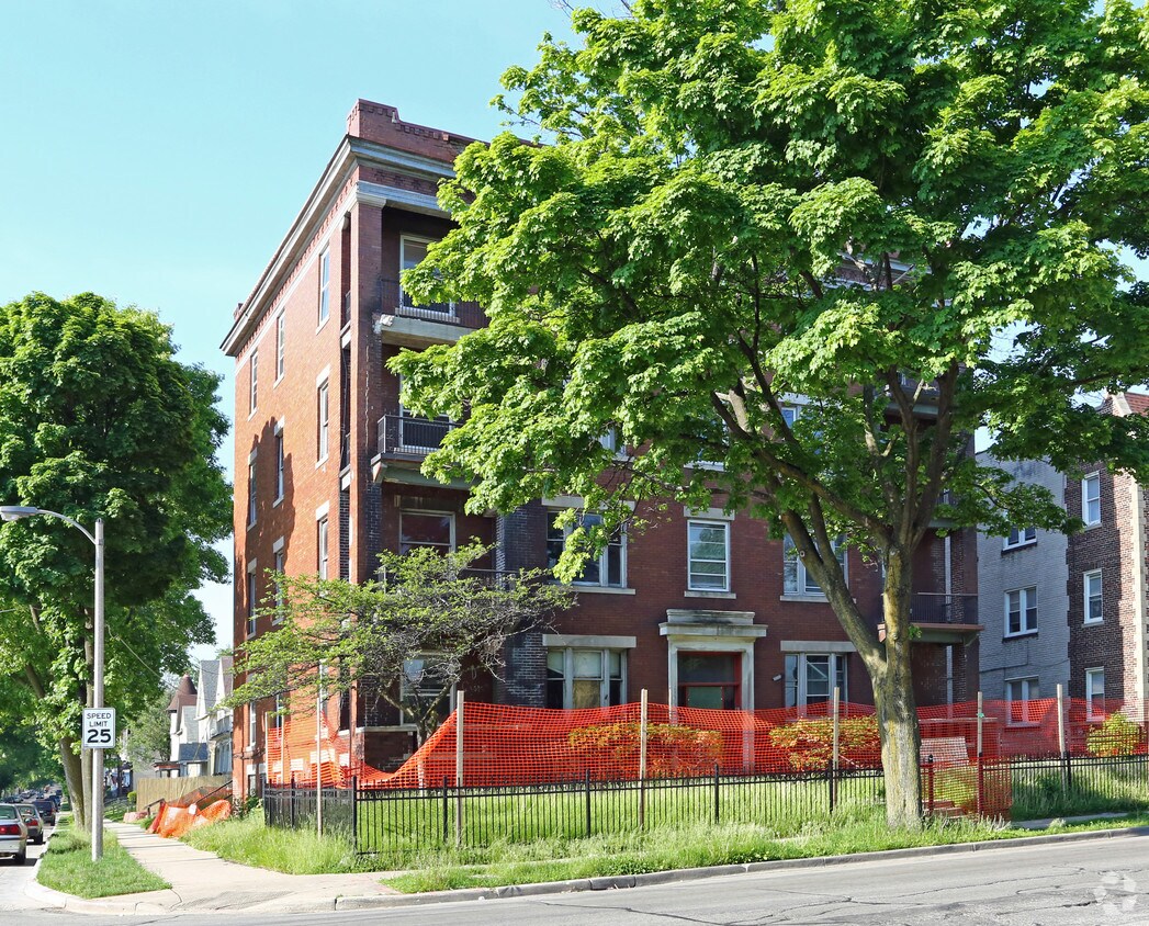 Foto del edificio - 2405 W National Ave