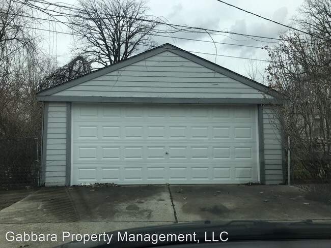 Building Photo - 3 br, 1 bath House - 21586 East 8 Mile Road