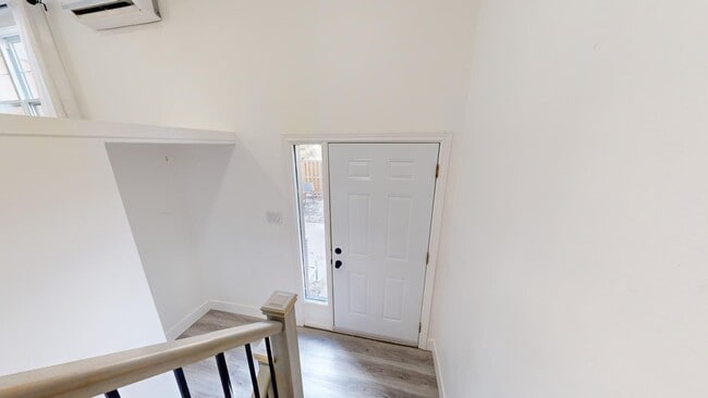 Building Photo - MODERN 3 BEDROOM TOWNHOME ON ANDOVER DRIVE