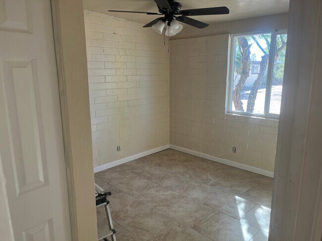 Foto del edificio - 3913 S Queen Palm Dr