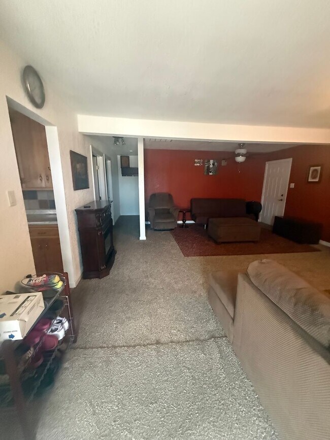 Foto del edificio - 3 Bedroom On Elizabeth