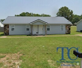 Building Photo - 16-18-18 Lennon Cove