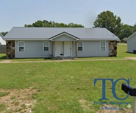 Building Photo - 16-18-18 Lennon Cove