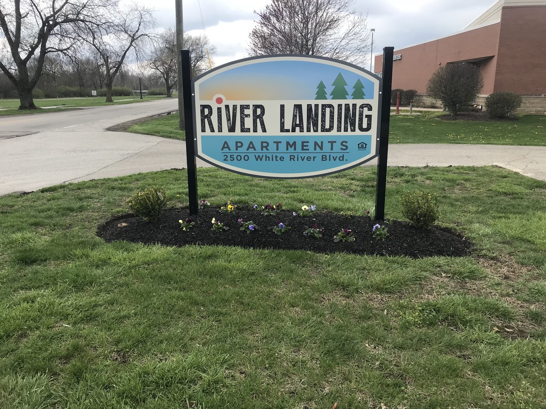 Primary Photo - River Landing Apartments