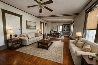 Building Photo - 529 Park Ave