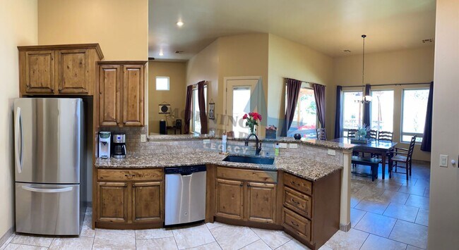 Building Photo - Sonoma Ranch Beauty