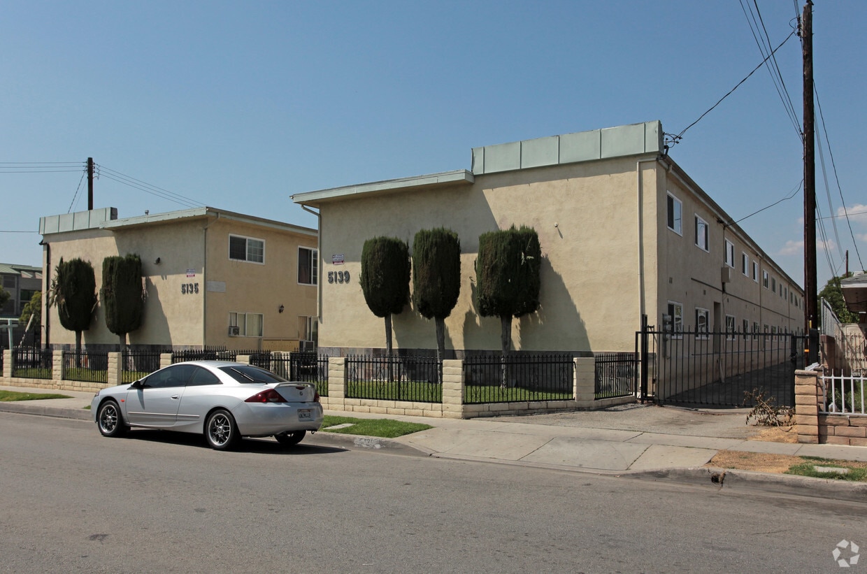 Building Photo - 5135 Live Oak St