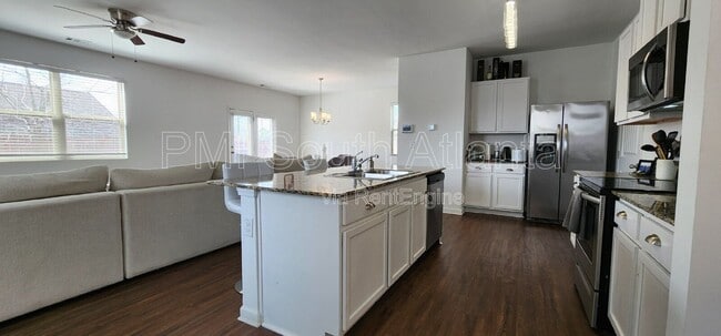 Building Photo - 4040 Alveston Dr