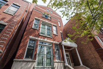 Building Photo - 3835 N Southport Ave