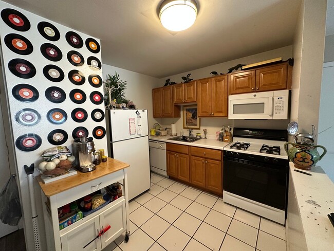 Interior Photo - 3069 Oakland