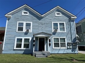 Building Photo - 910 37th St