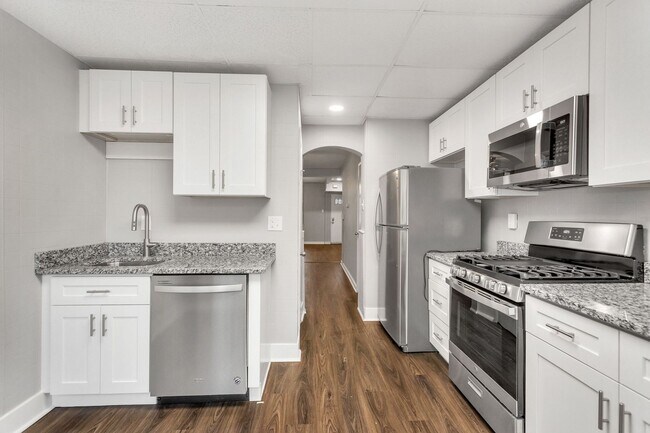 Foto del edificio - 5 Bed 2.5 Bath - ALL UPDATED, great south ...