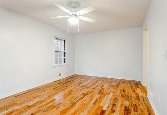 Foto del edificio - 2885 Lakemont Dr SW