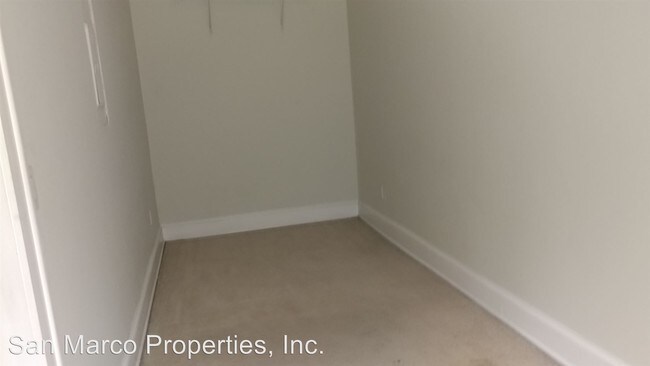 Building Photo - 1308-1312 Willow Branch Ave
