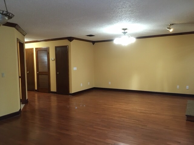 Foto del edificio - 4134 Hidden Branch Dr N