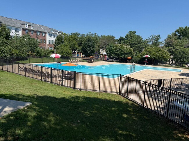 Foto del edificio - 3556 Woodlake Dr