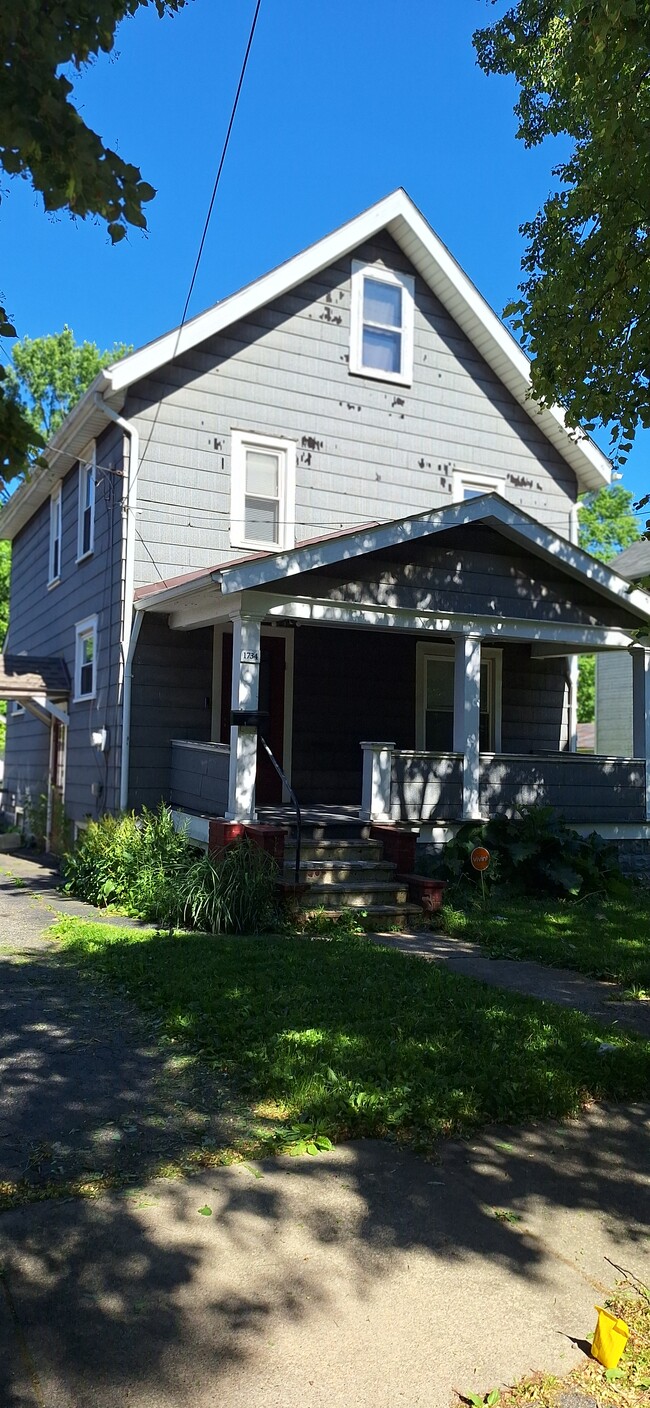 Building Photo - 1734 Ogden Ave NW