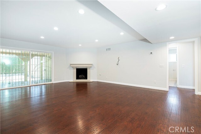 Building Photo - 12922 Strathern St