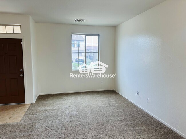 Foto del edificio - 17684 W Desert Bloom St