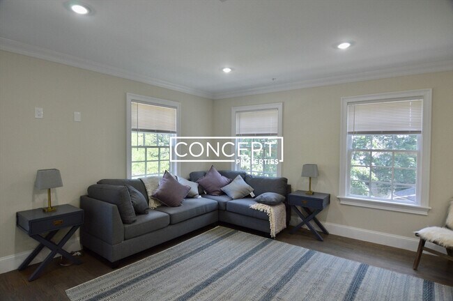 Building Photo - 56 Cedar St