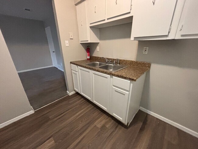 Building Photo - 1423 Todds Creek Cove