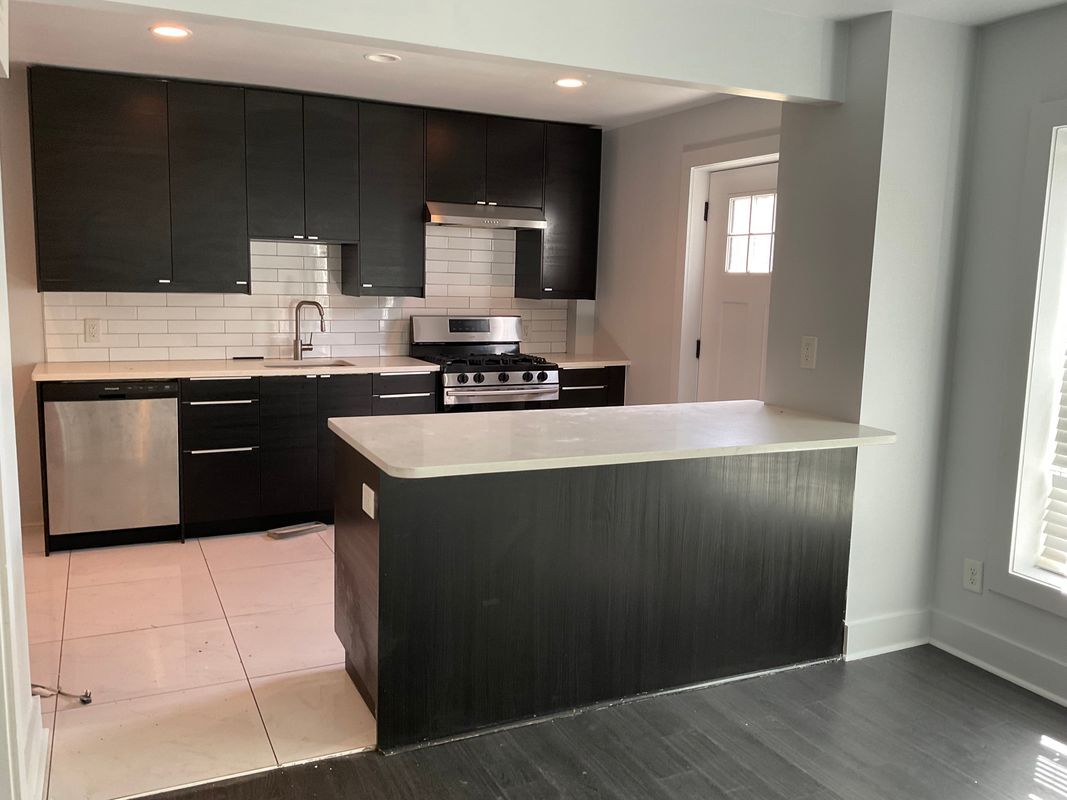 Foto principal - 787 Berkeley Ave NW