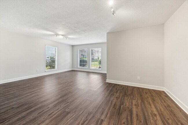 Foto del edificio - 1107 Country Pl Dr