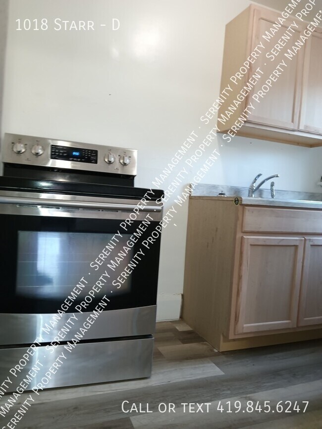 Building Photo - Move in Special! Charming One Bed Apartmen...