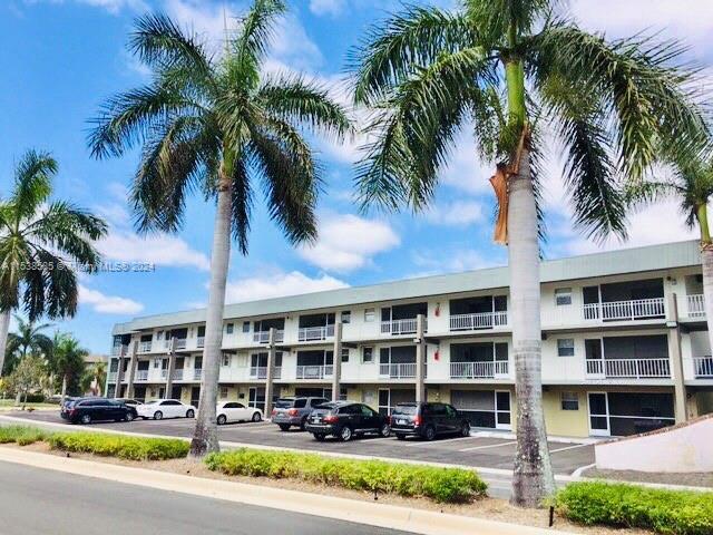 Foto del edificio - 270 Layne Blvd
