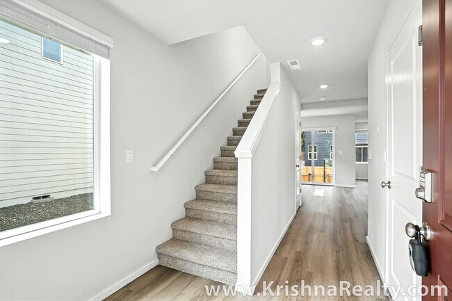 Building Photo - Gorgeous New Construction – 3BD* 2BA* in P...