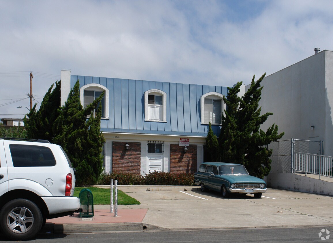 Foto del edificio - 1320 Felspar St