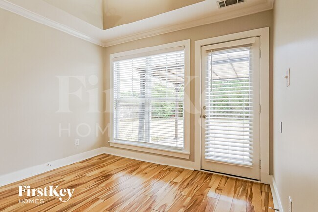 Foto del edificio - 247 Stonecreek Pl