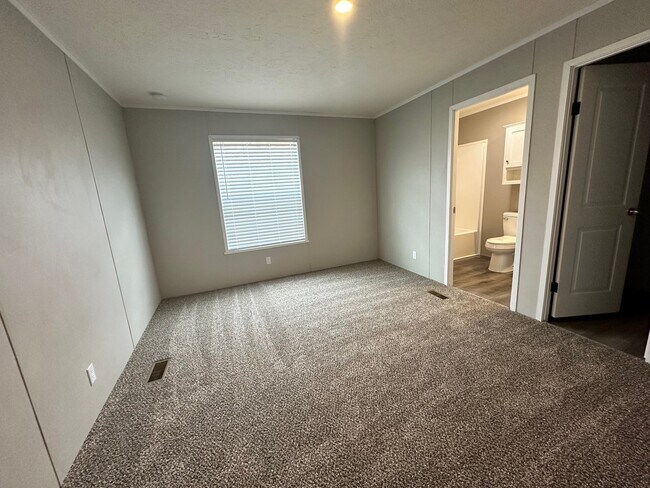 Building Photo - 555 Delaware