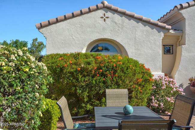 Building Photo - 13436 W La Vina Dr