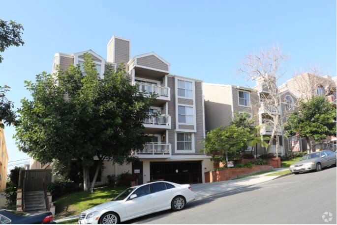 Apartment building facade - 1327 S Westgate Ave