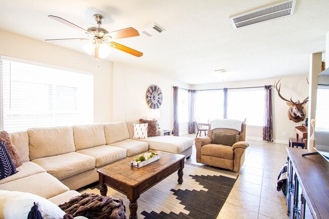 Building Photo - 18730 Atasca Oaks Dr