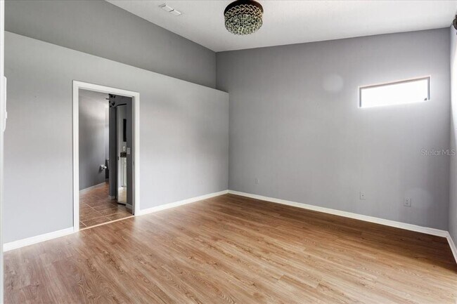 Foto del edificio - 5336 Edgewater Way