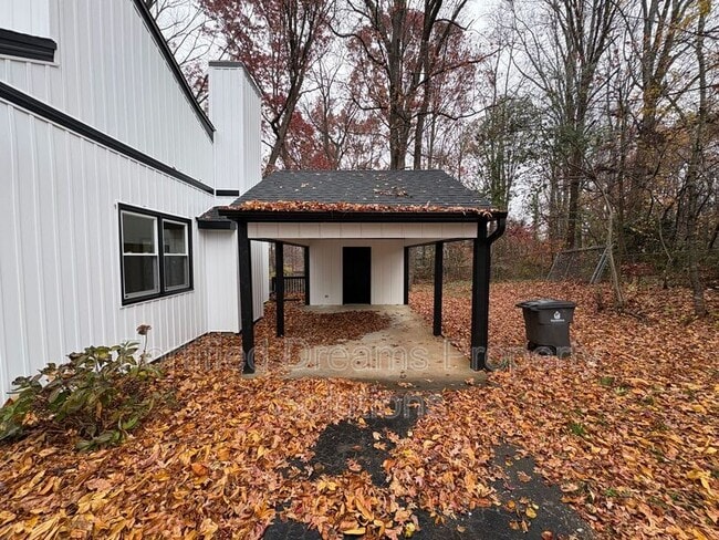 Foto del edificio - 5265 Country Club Rd