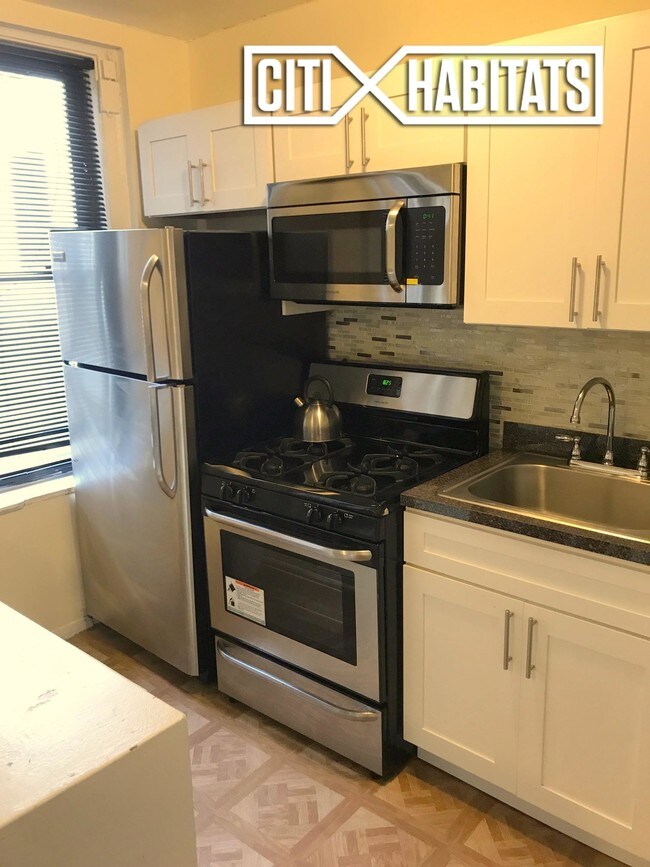 Foto del edificio - 715 W 180th St