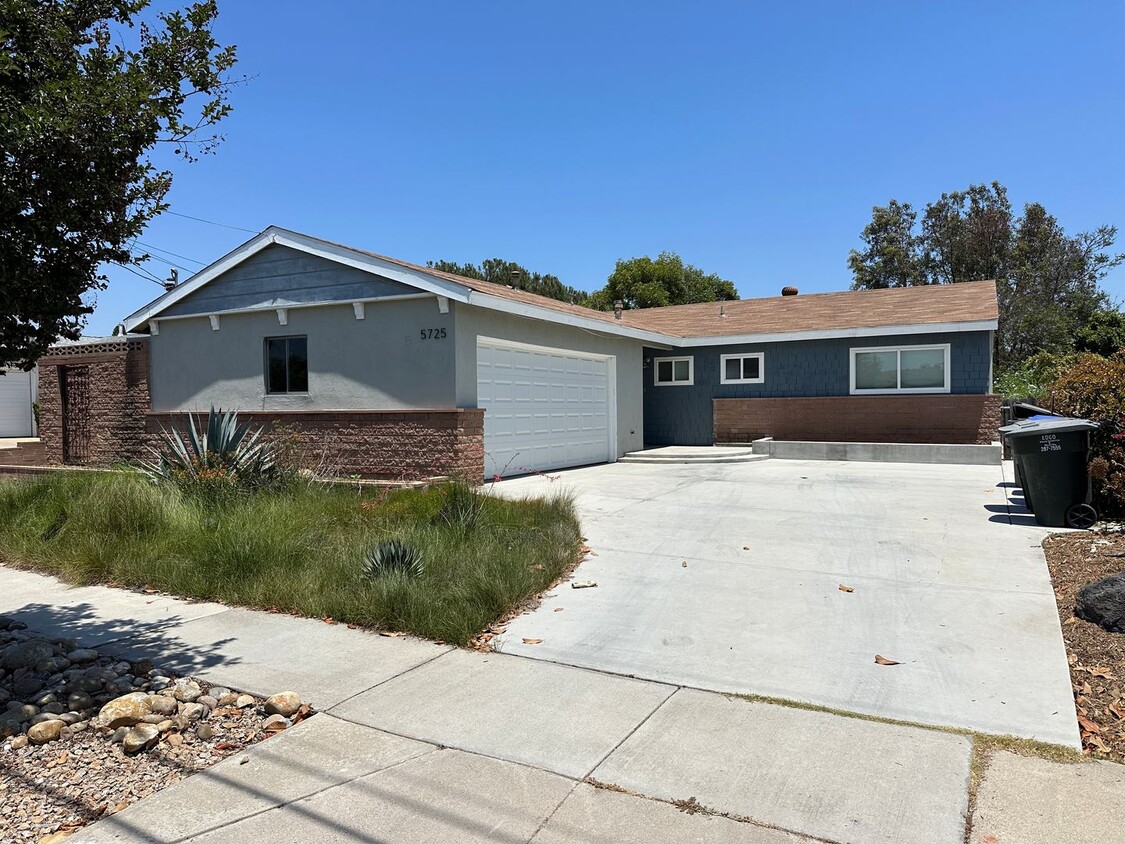 Primary Photo - Centrally Located 3 Bedroom, 1.5 La Mesa H...