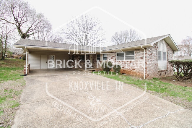 Building Photo - 209 Medford Rd