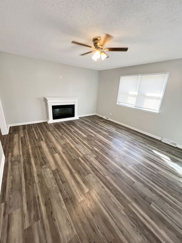 Building Photo - 5223 Farley Ln