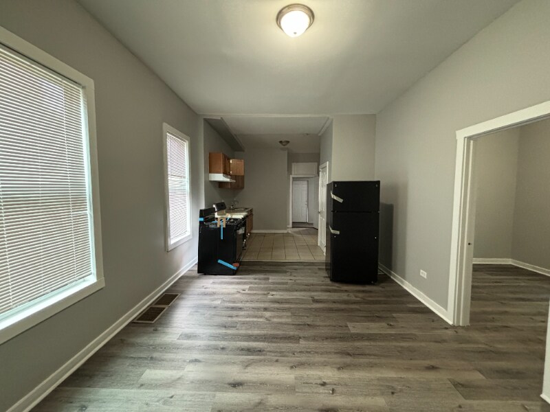 Foto principal - 726 E 93rd St