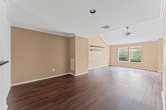 Foto del edificio - 2933 W Dallas St