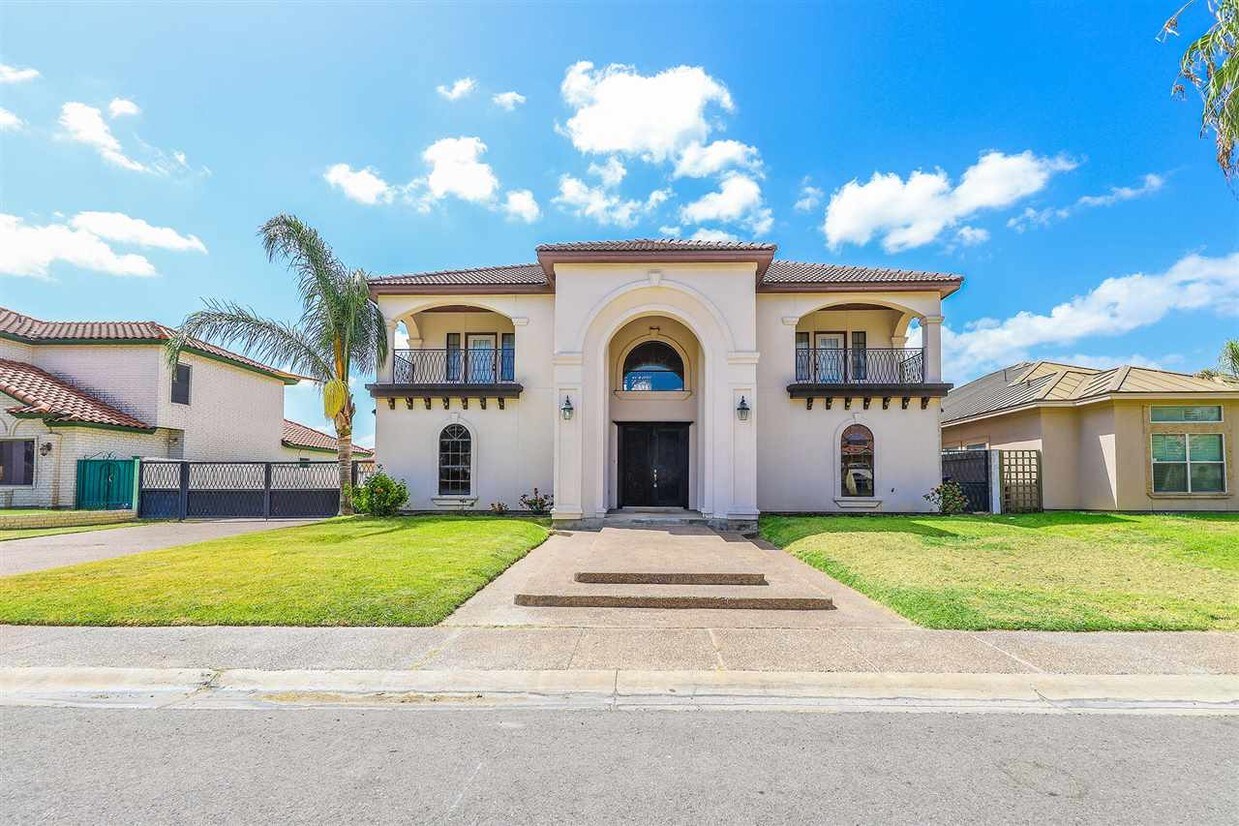 305 Lake Clark Ct, Laredo, TX 78041 House Rental in Laredo, TX